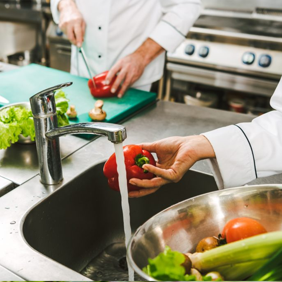 Restaurants & Cafés